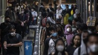 Dilaporkan beberapa dermaga reguler Pelabuhan Bakauheni terlihat disesaki pemudik baik pejalan kaki, atau pun pengguna kendaraan roda dua dan roda empat mulai Jumat dini hari tadi hingga pagi ini.  