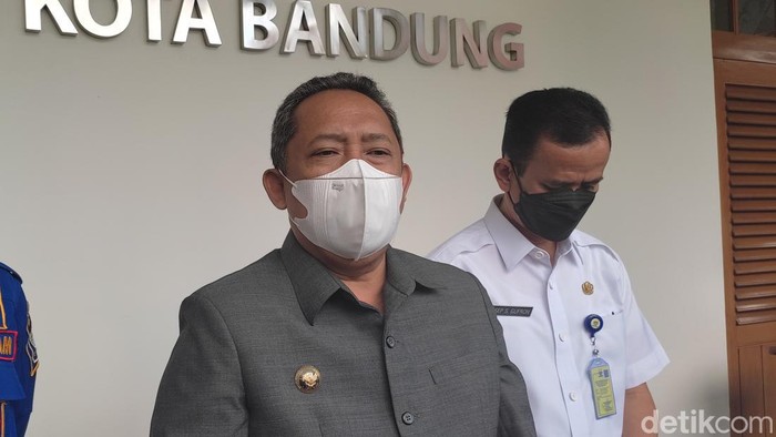 Wali Kota Bandung Yana Mulyana