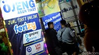 Tingginya antusias pemudik Lebaran 2022 lantaran tahun ini pemerintah mengizinkan untuk perjalanan mudik yang sempat dibatasi dalam dua tahun terakhir akibat pandemi.  