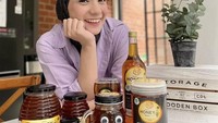 Arya Saloka dan Putri Anne menikah pada tahun 2017. Sampai sekarang pasangan suami istri ini kerap menunjukkan keromantisan mereka, termasuk saat sedang kulineran. Foto: Instagram @putriannesalokaa