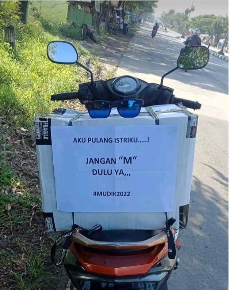 Bosan Kena Macet Saat Mudik? Lihat Meme Ini Aja Biar Girang Lagi Bosan Kena Macet Saat Mudik? Lihat Meme Ini Aja Biar Girang Lagi