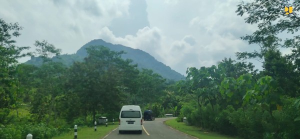 Saat ini penanganan Jalan Pansela di Provinsi Jawa Timur yang sudah ditangani sekitar 340,72 km dari total panjang 627,58 km. Saat ini penanganan Jalan Pansela di Provinsi Jawa Timur yang sudah ditangani sekitar 340,72 km dari total panjang 627,58 km.
