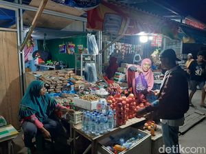Senangnya Pedagang di Pelabuhan Kendari Dagangan Laris Manis Diserbu Pemudik