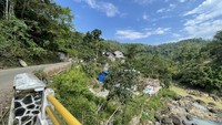 Biasanya, petani dan yang bekerja di ladang menggunakan motor chopper untuk mengangkut aneka hasil hutan, berupa kayu, pupuk, kayu hingga rumput.