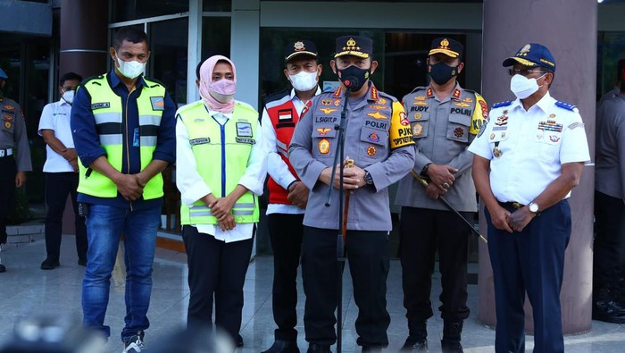 Kapolri Bersama Sejumlah Pejabat Tinjau Pelabuhan Merak