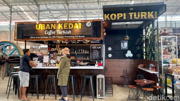 Kedai kopi di rest area heritage 206 B Banjaratma