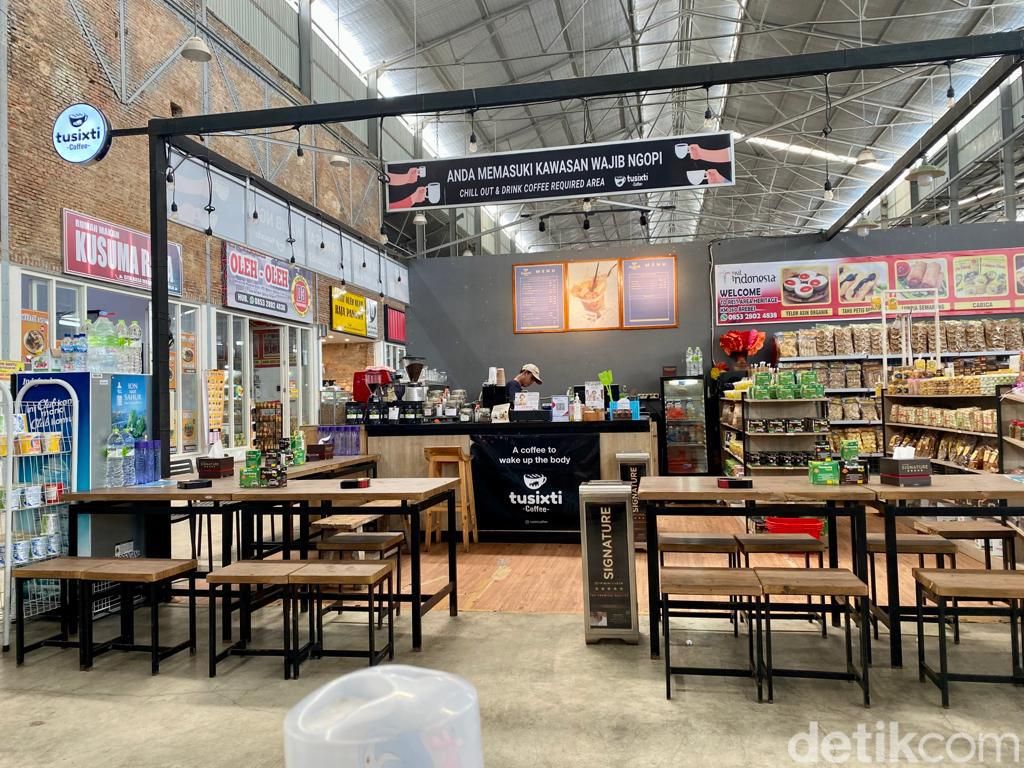 Kedai kopi di rest area heritage 206 B Banjaratma