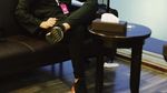 Pose Keren Lukman Hakim Saat Ngopi, Termasuk Bareng Medina Zein