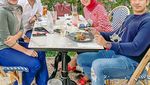 Pose Keren Lukman Hakim Saat Ngopi, Termasuk Bareng Medina Zein