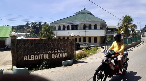 Masjid Agung Al-Baitul Qadim