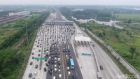 Kabag Ops Korlantas Polri Kombes Eddy Djunaedi menjelaskan pihaknya mulai melakukan penormalan arus mudik di KM 47 sampai KM 70 GT Cikampek Utama (Cikatama) sejak pukul 07.00 WIB. Hal tersebut membuat kendaraan dari Bandung sudah bisa melintas ke Jakarta via jalan tol. 