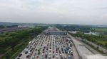 Pantauan Udara di Gerbang Tol Cikampek Utama Jelang Contra Flow