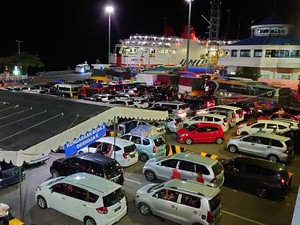 Situasi Exit Tol Merak Sabtu Malam: Macet Mulai Terurai
