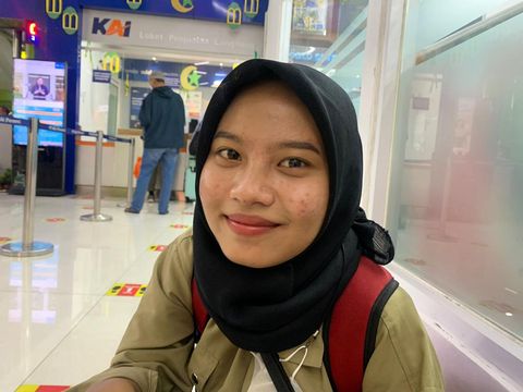 Pemudik di Stasiun Gambir, Tri Rahayu Novianti (20)