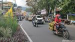 Pemudik Mulai Padati Jalur Perkotaan Garut