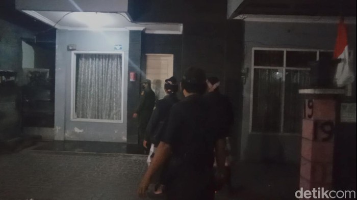 Patroli pengamanan rumah yang ditinggal mudik dilakukan di wilayah Desa Padang Kerta, Kecamatan Denpasar Barat, Sabtu (30/4/2022).
