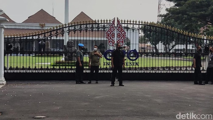 Presiden Jokowi tiba di Gedung Agung Jogja, Sabtu (30/4/2022).