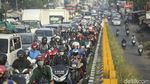 Puncak Arus Mudik, Jalan Cikampek Non Tol Macet Banget