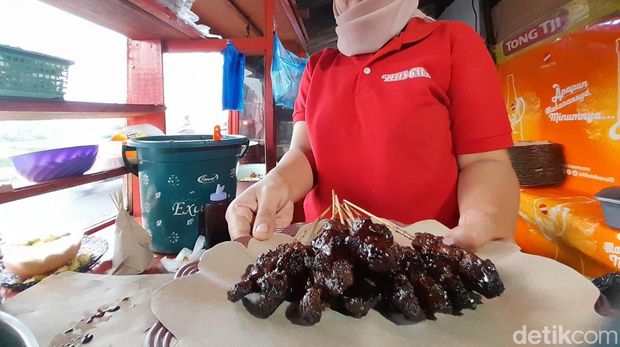 Sate Leces.