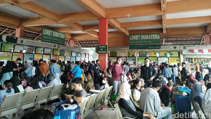 Situasi di Terminal Kampung Rambutan