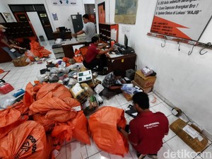 Lampu Hijau Mudik, Paket Datang di Pos Wonosari Turun Dibanding Tahun Lalu