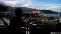 Untuk dermaga sendiri, PT ASDP sudah berkoordinasi dengan pengelola pelabuhan swasta untuk dipakai sandar kapal penumpang. 