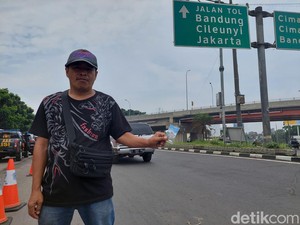 Berkah Mudik Lebaran, Pria Asal KBB Ini Raup Cuan dari Jualan E-Toll