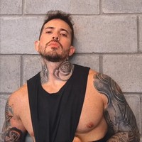 Arthur menikahi sembilan wanita sekaligus dalam upacara pernikahan Katolik pada November 2021.  Foto: Instagram/@arthurourso