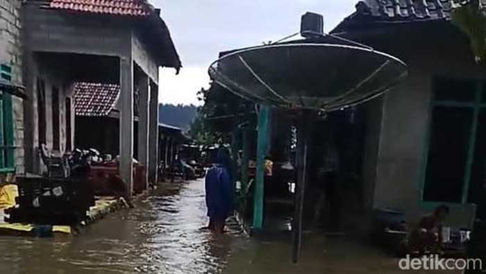 Banjir di Dusun Pabitta, Desa Batu Putih, Kangean, Sumenep