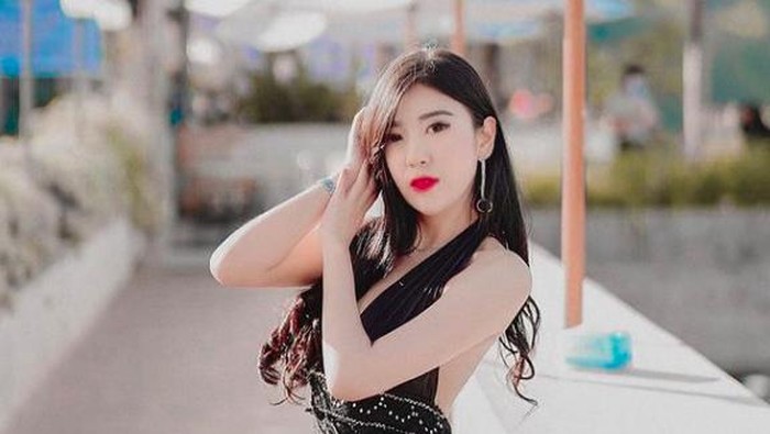 Pose Bella Sulian