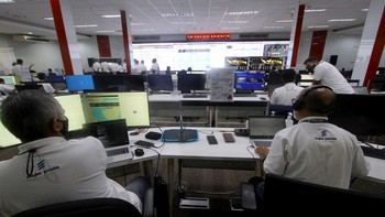 Komitmen memberikan pengalaman telekomunikasi digital terbaik bagi pelanggan, khususnya di masa libur lebaran tahun ini, IOH mengaktifkan command center fisik terpusat sejak H-3 lebaran. Dengan dukungan lebih dari 2.000 petugas teknis yang bersiaga sepanjang waktu, tim IOH Network Operation Center (INOC) dan IOH Service Operation Center (ISOC) akan memantau ketersediaan dan kualitas jaringan secara nasional selama 24/7.