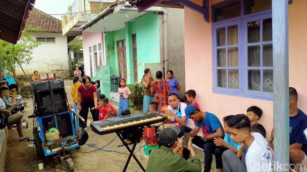 Grup obrog-obrog Blok Dukuhlawi, Majalengka.