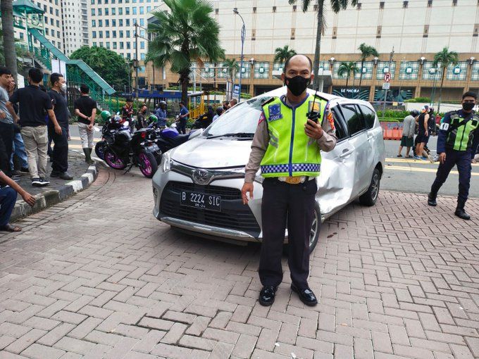 The BMW S1000RR Moge Accident with Toyota Calya at Senayan