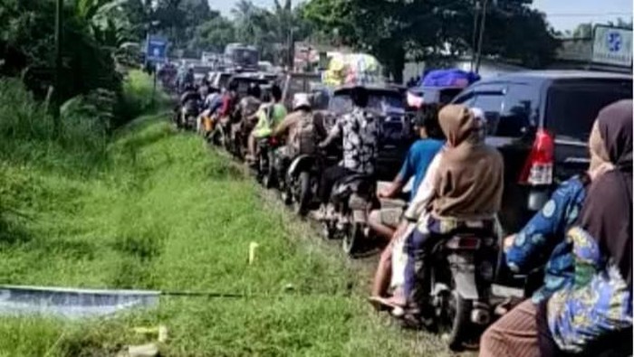 Kemacetan di Jalinsum Labura