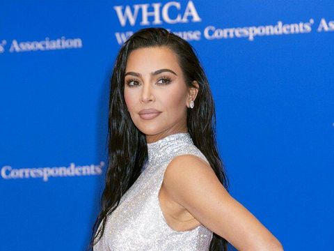 Kim Kardashian and Pete Davidson pose for photographers as they arrive at the annual White House Correspondents' Association Dinner in Washington, Saturday, April 30, 2022. (AP Photo/Jose Luis Magana)