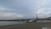 Wakil Bupati Bantul Joko B Purnomo mengatakan Laguna View yang dikelola oleh Badan Usaha Milik Kalurahan (BUMKal) Parangtritis untuk melengkapi objek wisata Pantai Depok yang terkenal akan kuliner seafood. Menurutnya, Laguna View diharapkan meningkatkan perekonomian warga sekitar.