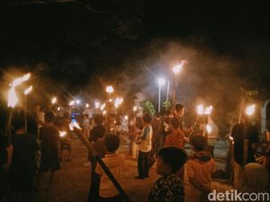 Takbiran di Lamasi Luwu, 300 Warga Pawai Obor 5 Kilometer