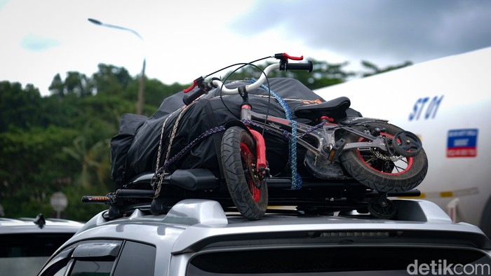 Euforia mudik Lebaran kembali bergeliat usai pemerintah mencabut larangan mudik. Para pemudik berbondong-bondong kembali ke kampung halaman.