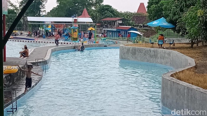 Objek wisata air Umbul Pelem, Desa Wunut, Kecamatan Tulung, Klaten.