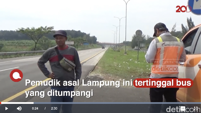 Pemudik ketinggalan bus di Tol Cipali