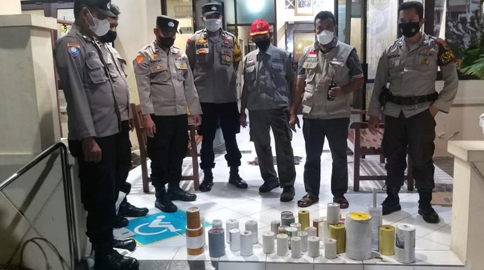 Polres Kudus menyita selongsong yang diduga akan digunakan untuk membuat petasan, Minggu (1/5/2022).