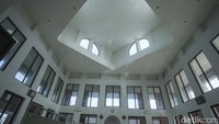 Bukan tanpa alasan mengapa masjid ini didesain unik, selain sebagai sarana ibadah, juga sebagai ikon rest area.