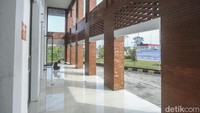 Masjid Sabiilun Najwa di Rest Area KM 389 B, Tol Batang-Semarang, didesain Han Awal and Partners.