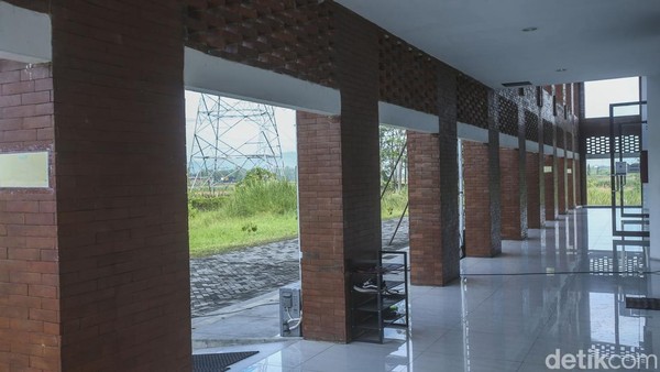 Manager Corporate Adm. & Communication PT Jasamarga Related Business Rahavica Putri menuturkan, desain masjid sengaja dibuat unik. Manager Corporate Adm. & Communication PT Jasamarga Related Business Rahavica Putri menuturkan, desain masjid sengaja dibuat unik.