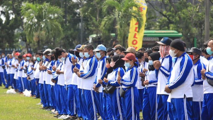Serikat buruh saat peringatan May Day di Medan, Minggu (1/5/2022)