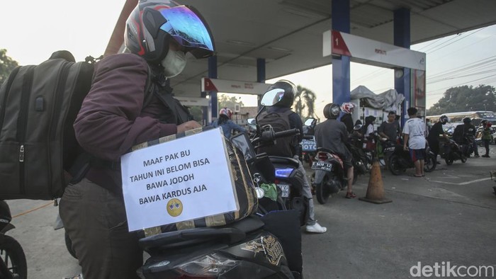 Seutas Curhat Pemudik Motor, Kocak Sampai Prihatin Mudik 2022 menjadi ajang balas dendam bagi para pemudik, mereka mengekspresikannya melalui seutas tulisan, Minggu, (1/5/2022).