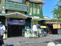 Pasar Beringharjo: Sejarah, Filosofi, Jam Buka, dan Hal yang Harus Dibeli