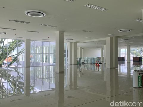 Suasana di Terminal Leuwipanjang yang baru. Bersih dan nyaman seperti di mal.