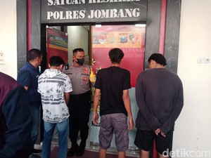 Gerombolan Pesilat Keroyok 2 Pemuda saat Konvoi di Jombang