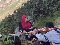 Mbok Yem, Pemilik Warung Tertinggi di Indonesia Tutup Usia karena Pneumonia